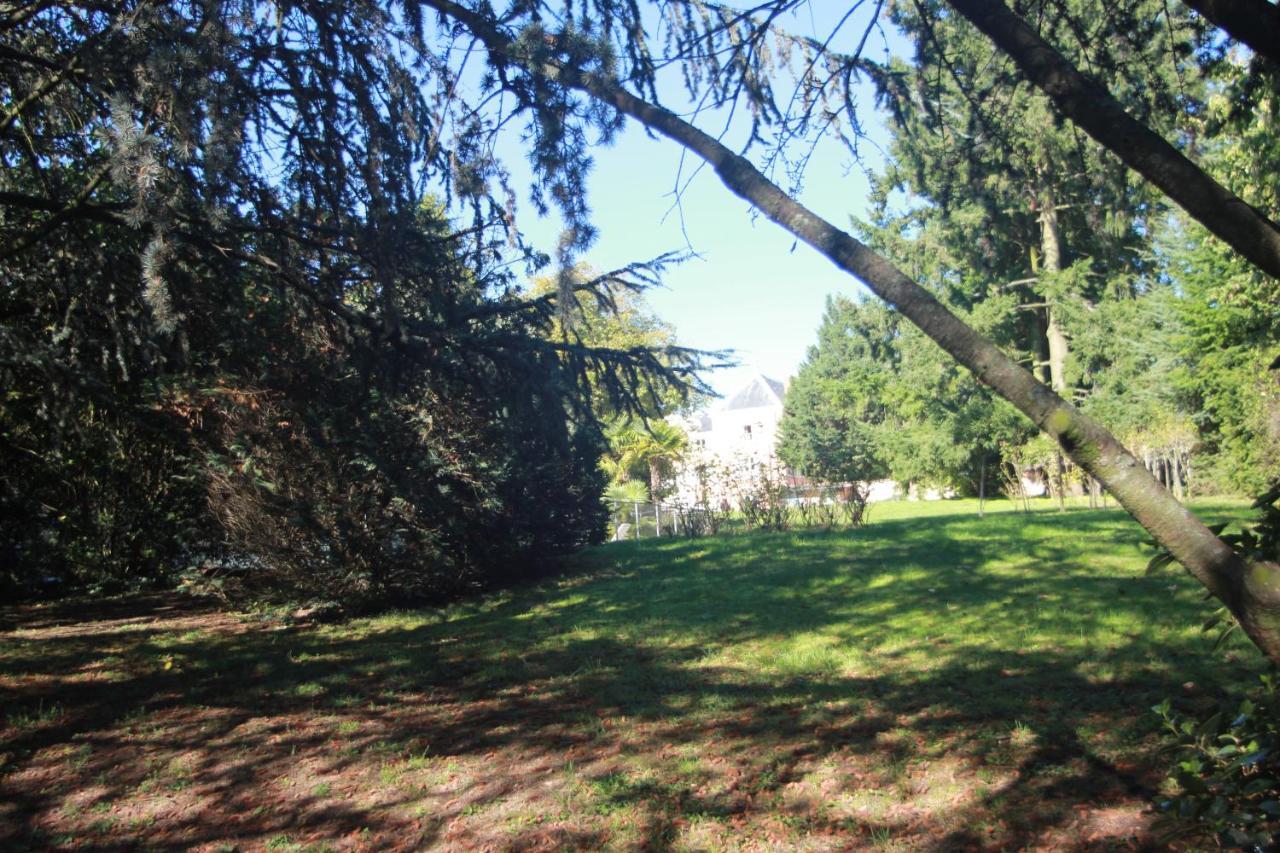 Chateau De La Chapelle Des Bois Fleurie Δωμάτιο φωτογραφία